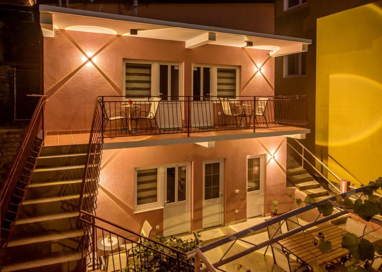Apartments Vujicic Tivat Buitenkant foto